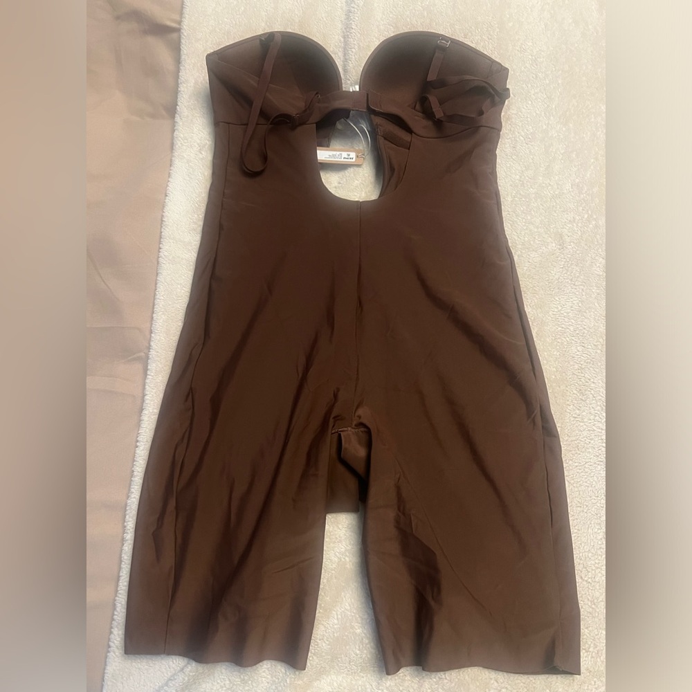 Skims new with tags and extra clear staples deep plunge